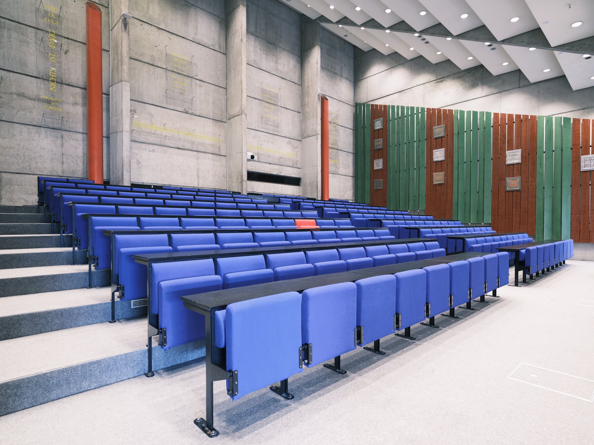 For AART arkitekter og FO Aarhus har jeg fået en procesopgave i forhold til transformationen af Kulturbunkeren, den gamle Journalisthøjskole i Aarhus. Dette er et af førbillederne.